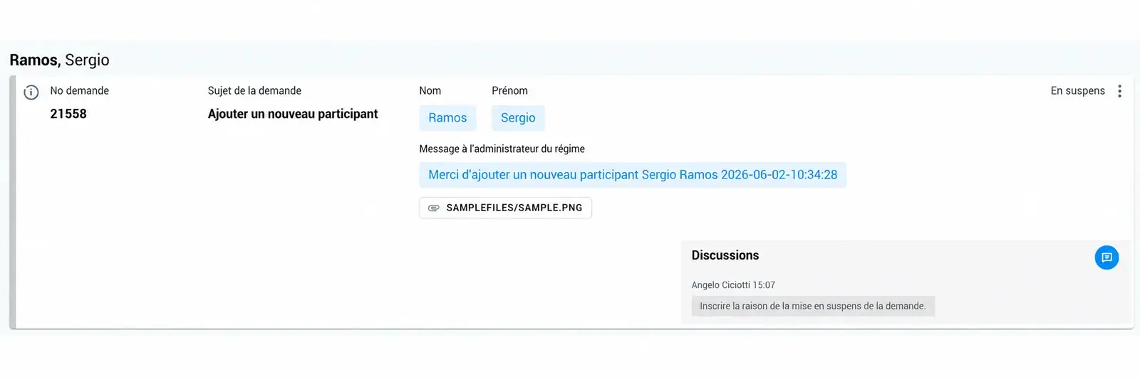 Portail Client — demande de changement en attente de traitement, avec le bouton de message en bas à droite